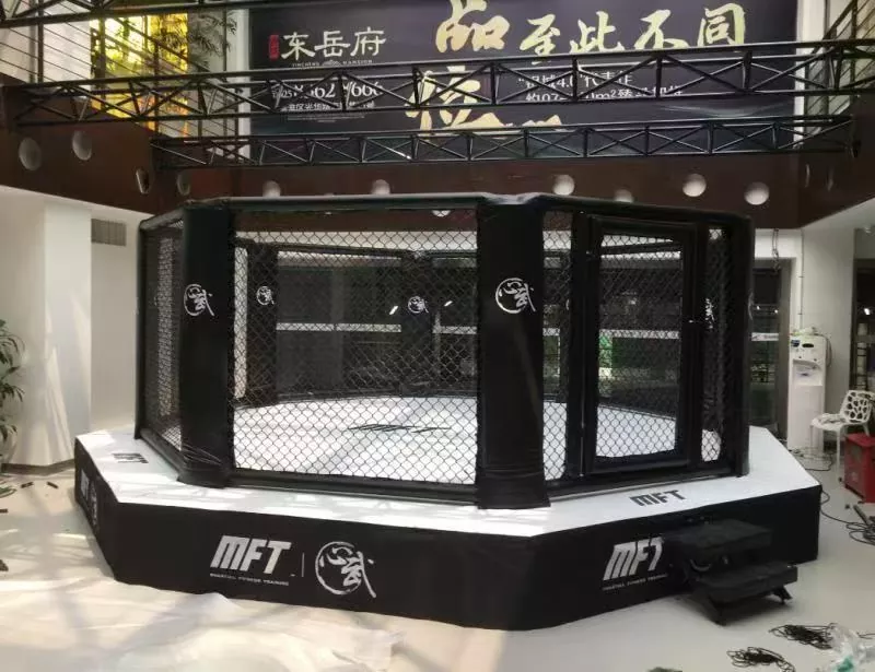 Pandawinsports の MMA オクタゴンとロール マットは現場でどのように機能しますか?
